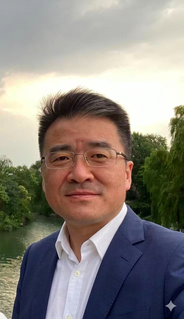 Simon — Founder of Hongdu Advisory